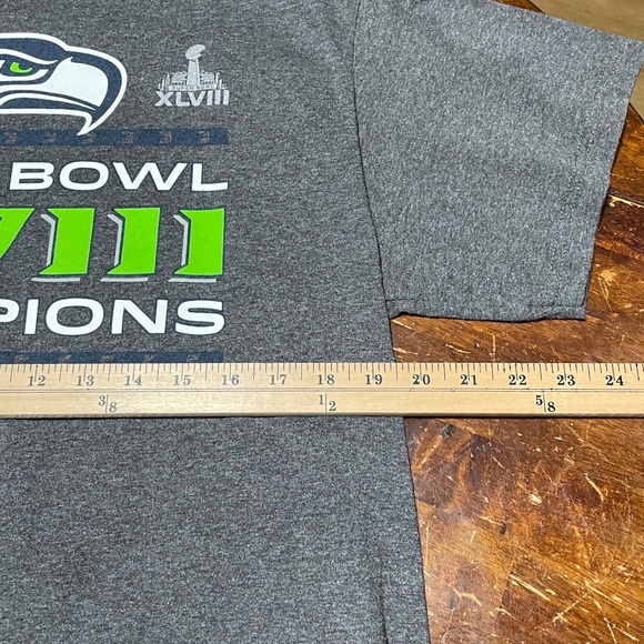 Seattle Seahawks Super Bowl XLVIII Champions T-Shirt Flawed - Picture 2 of 7